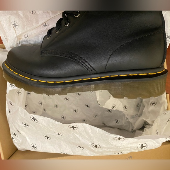 Dr.Martens 1460 Nappa 8-eye smooth leather lace up boots - Picture 10 of 10